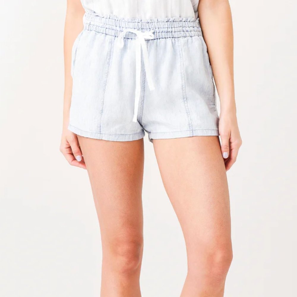 Bella Dahl High Waist Seam Shorts in Sky Wash - NWT